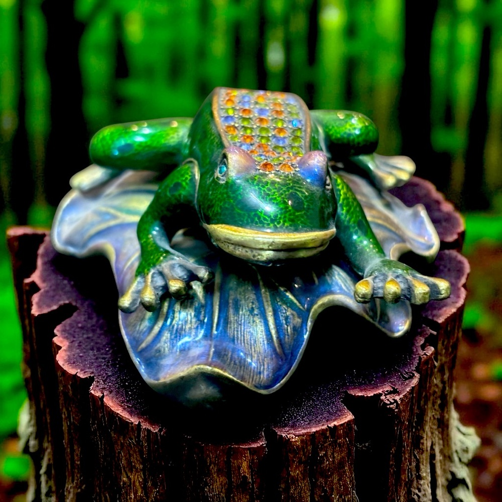 Vintage Rucinni Jeweled Frog Trinket Box – Swarovski Crystal, Enamel Green.